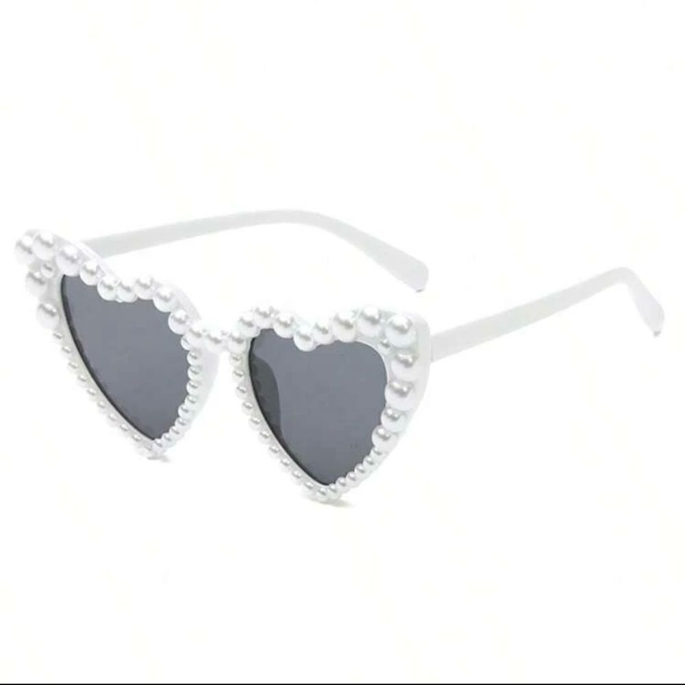 Heart sunglasses - Picture 2 of 3
